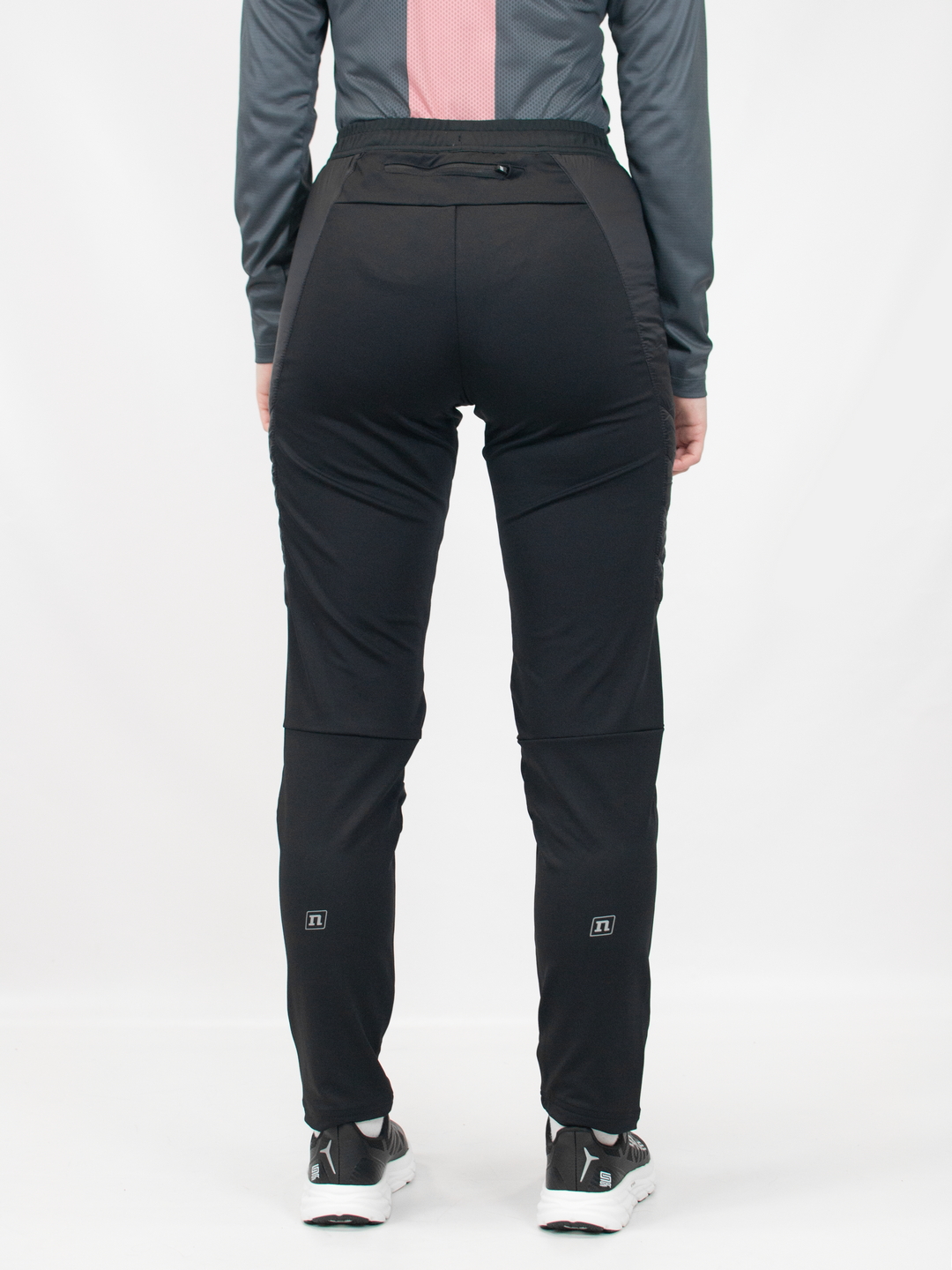 059634-0001 Брюки разминочные жен. NONAME HYBRID PANTS 22 WOS, цв. черный