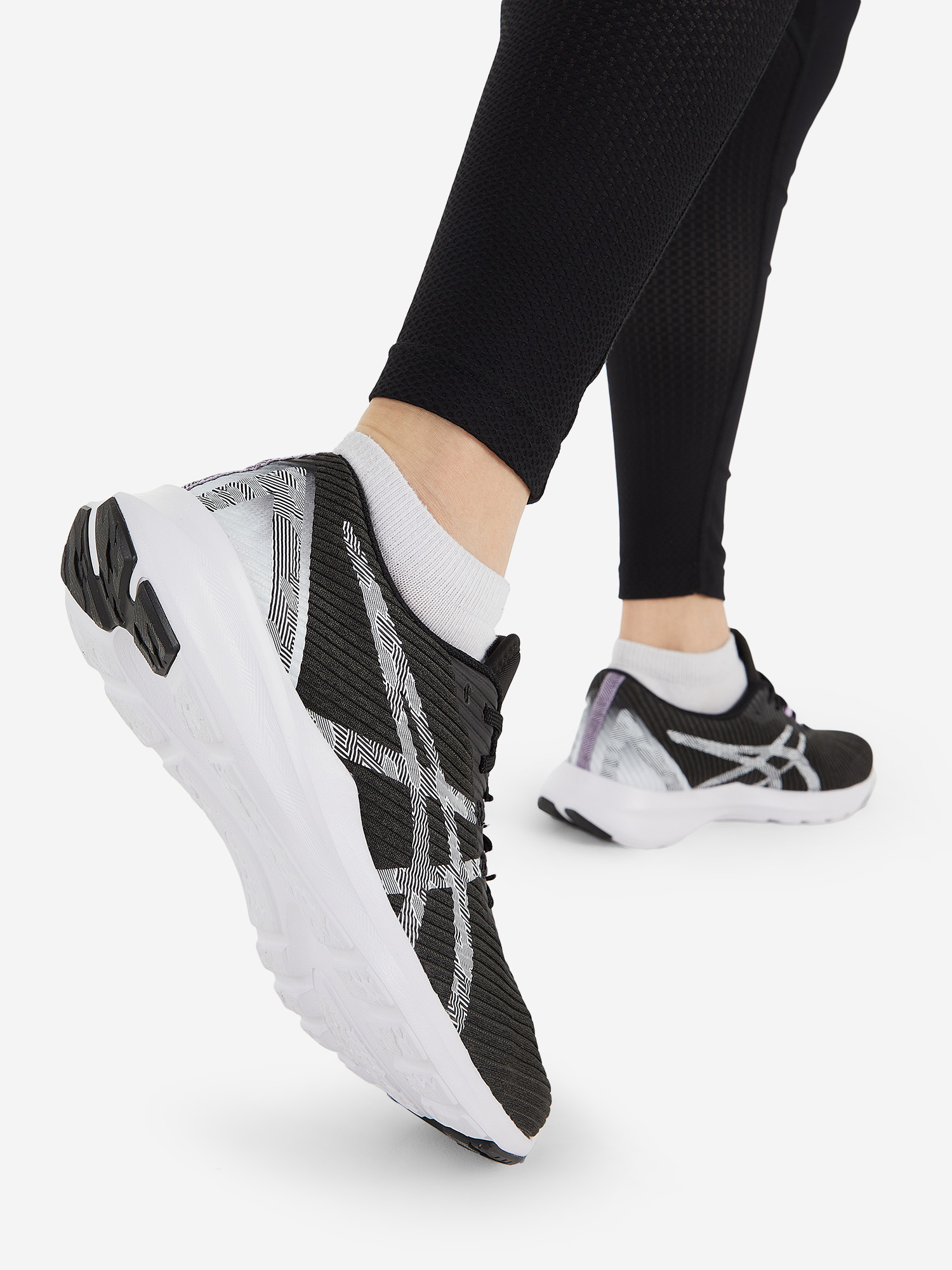 1011A962-001 Кроссовки муж. ASICS Versablast (для ходьбы), цв. черный-белый