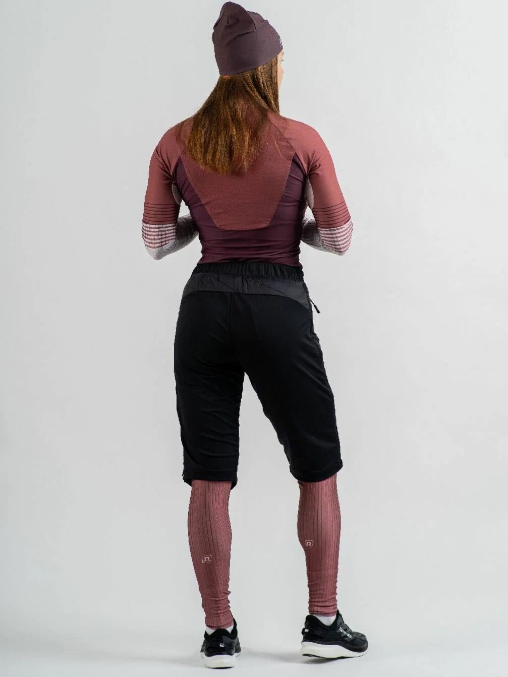2001801-0001 Шорты утепленные жен. NONAME SKI SHORTS 24 WOS, цв. чернные